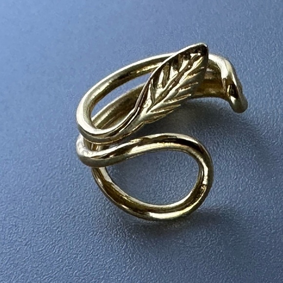 14K Gold Vermeil Leaf Wrap Ear Cuff - Picture 4 of 8